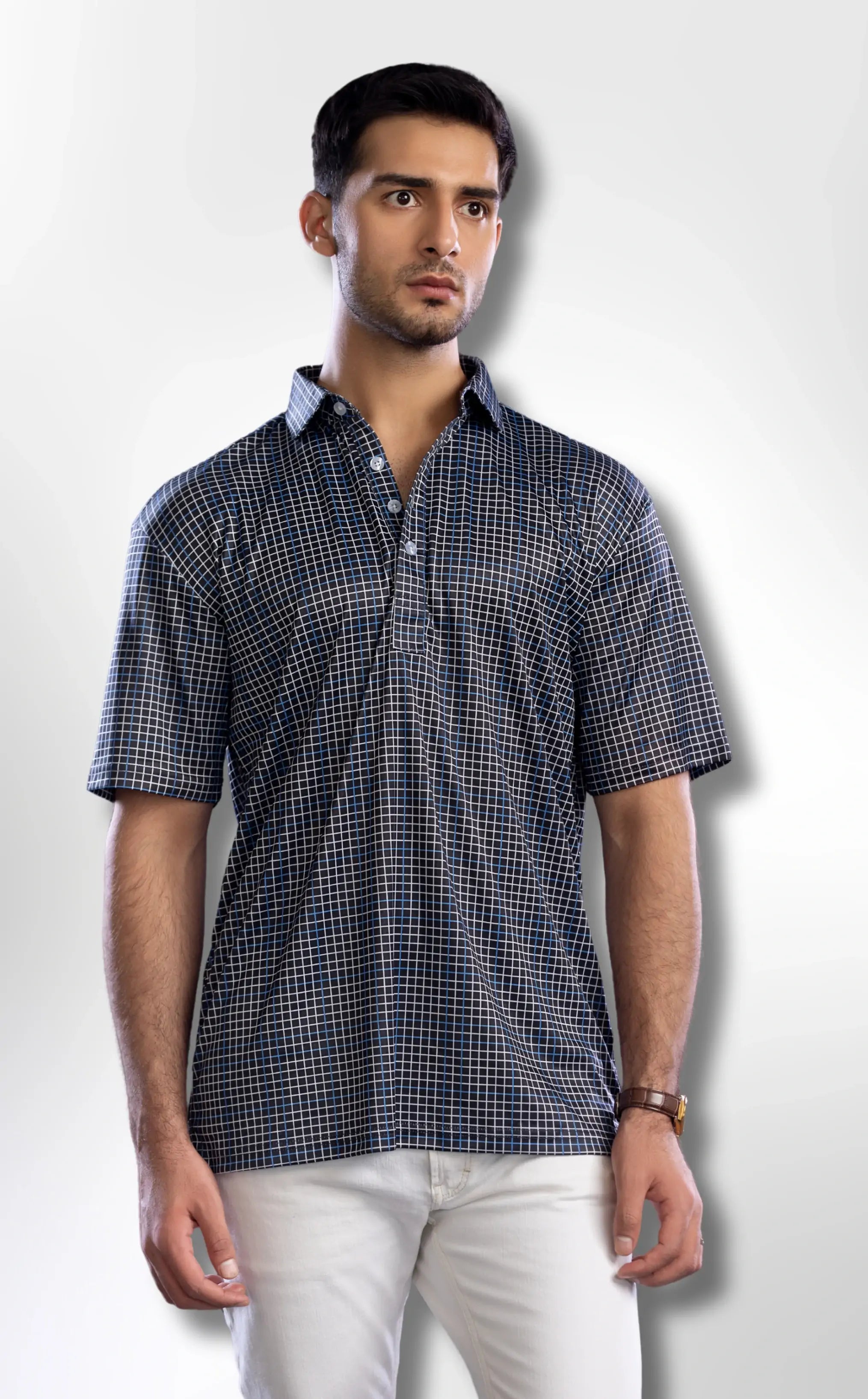 Semi-Spread Collar with Black Tinted Grid