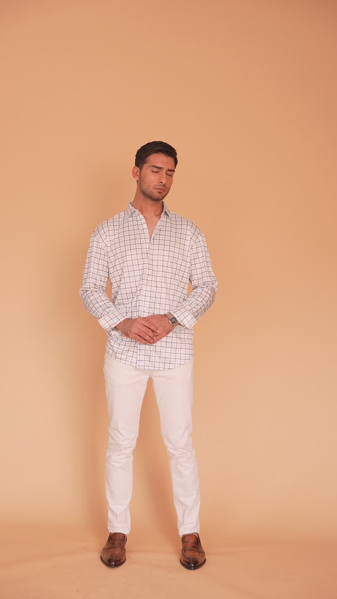 semi spread collar white with black strip